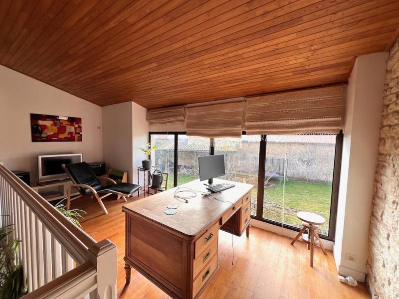 Maison en pierre - 204 m² - 6 pièces