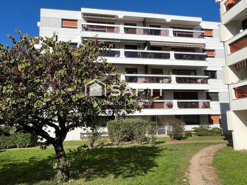 Appartement - 100 m² - 5 pièces