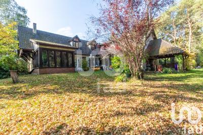 Maison - 235 m² - 8 pièces