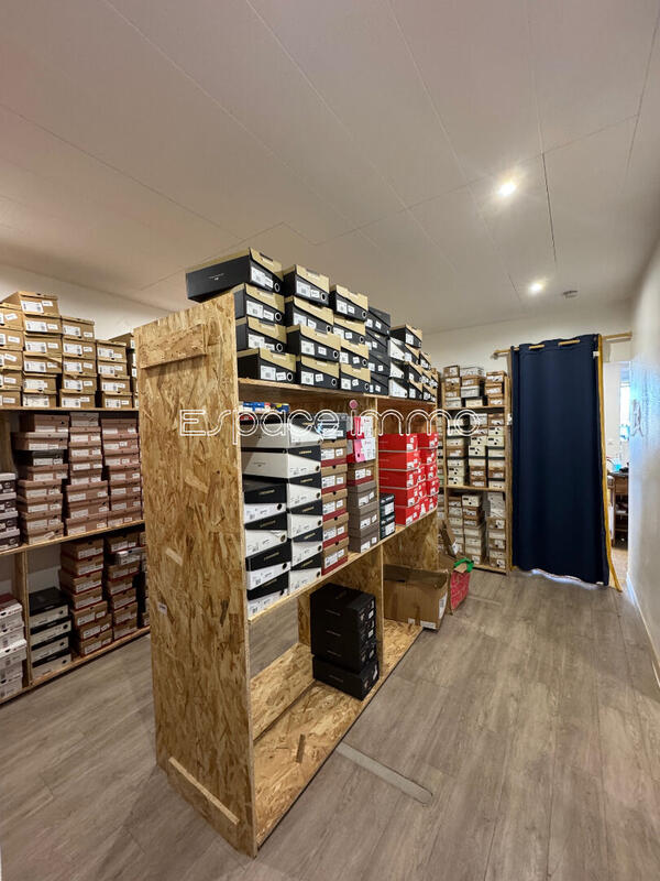 Local commercial - 101 m²