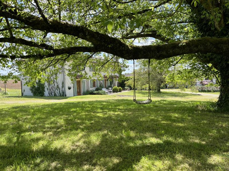 Maison de domaine - 530 m² - 14 pièces