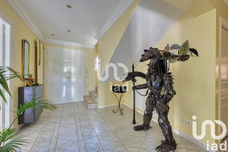 Maison - 250 m² - 7 pièces