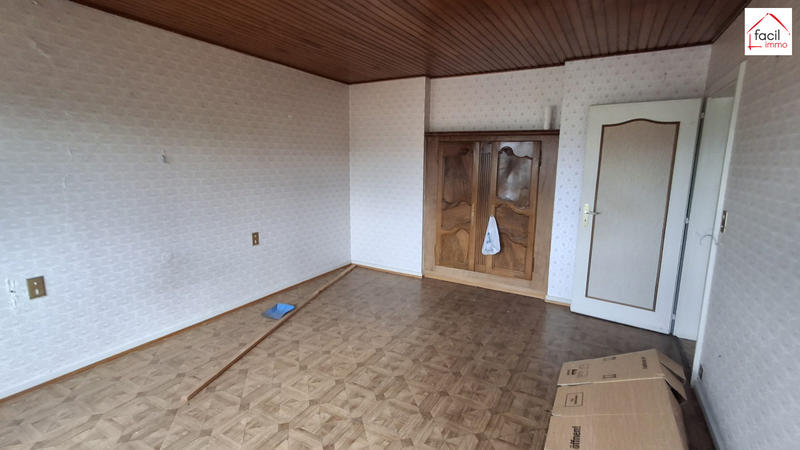 Maison - 250 m² - 9 pièces