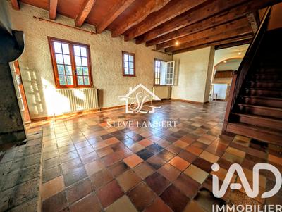 Maison - 210 m² - 6 pièces