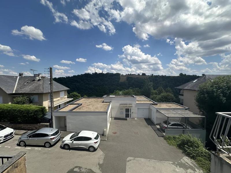 Maison de ville - 181 m² - 9 pièces