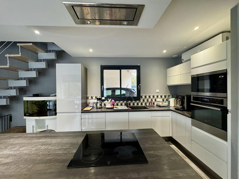 Maison - 168 m² - 7 pièces