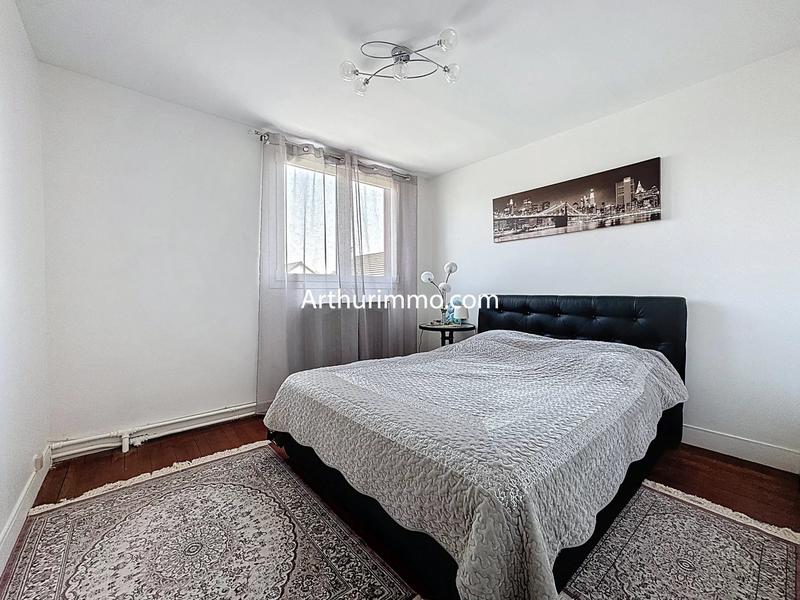 Maison - 220 m² - 10 pièces