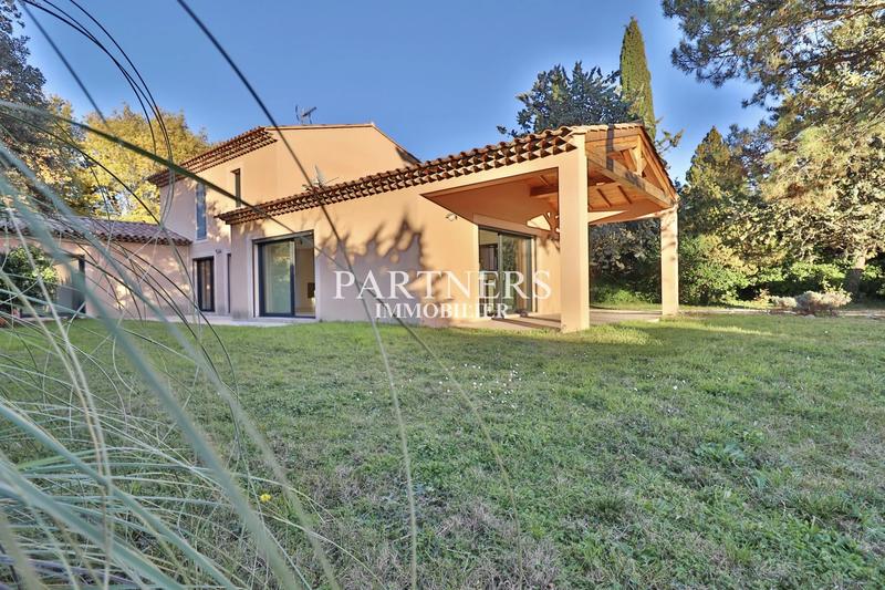 Maison - 182 m² - 5 pièces