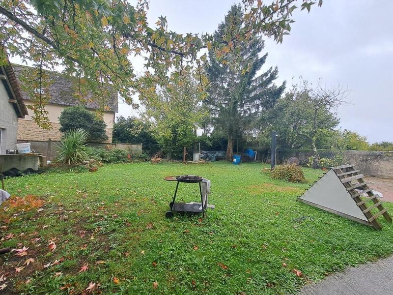 Maison - 232 m² - 9 pièces