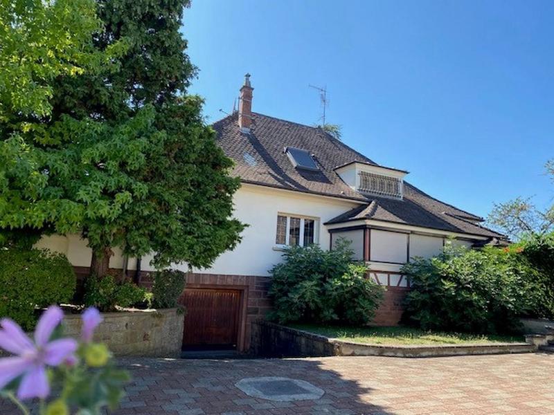 Maison - 218 m² - 9 pièces