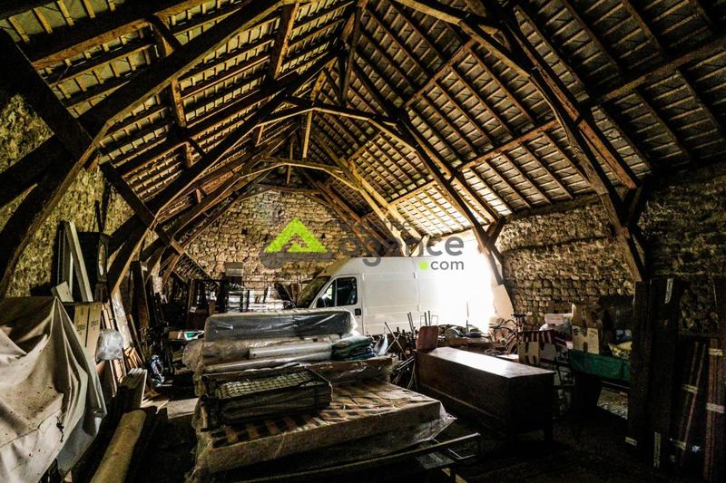 Propriété - 215 m² - 7 pièces