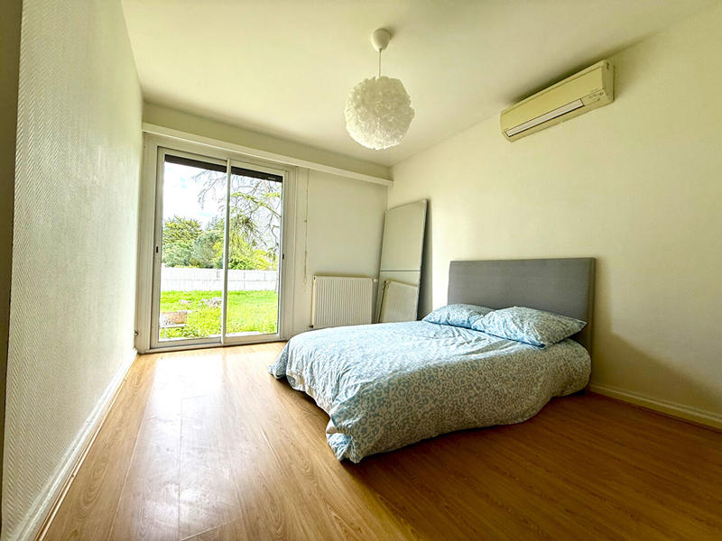 Maison - 300 m² - 10 pièces