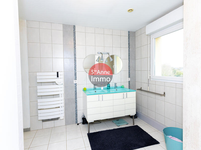 Maison - 159 m² - 7 pièces