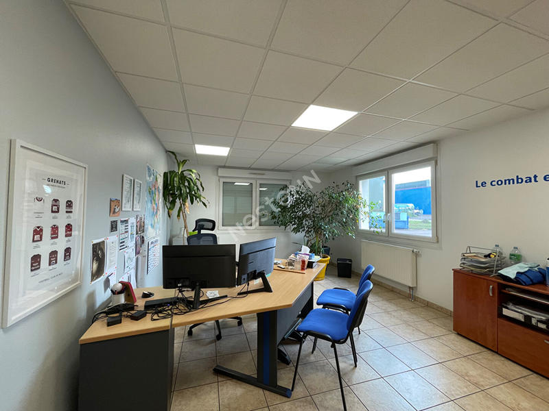 Local d'activité / Entrepôt - 803 m²