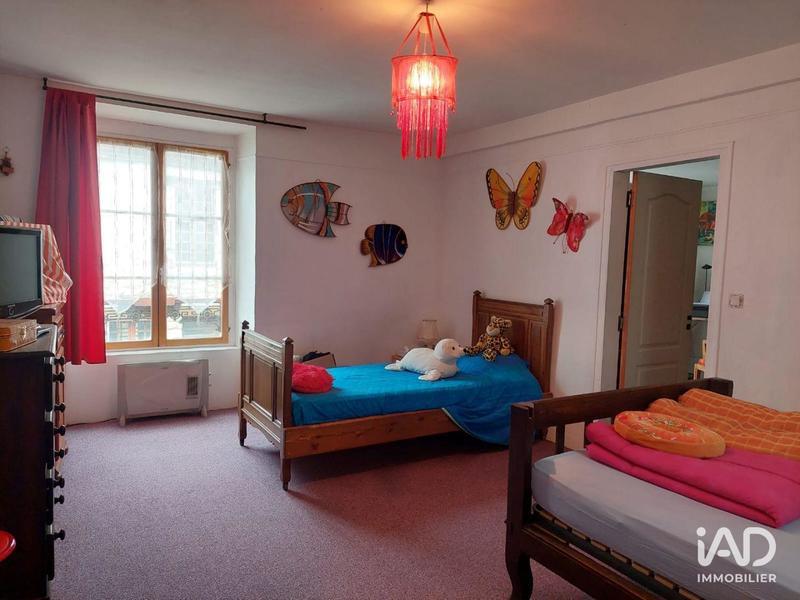 Maison - 200 m² - 9 pièces