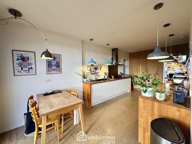 Maison - 225 m² - 7 pièces