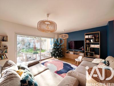 Maison - 200 m² - 10 pièces