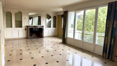 Appartement ancien - 111 m² - 5 pièces