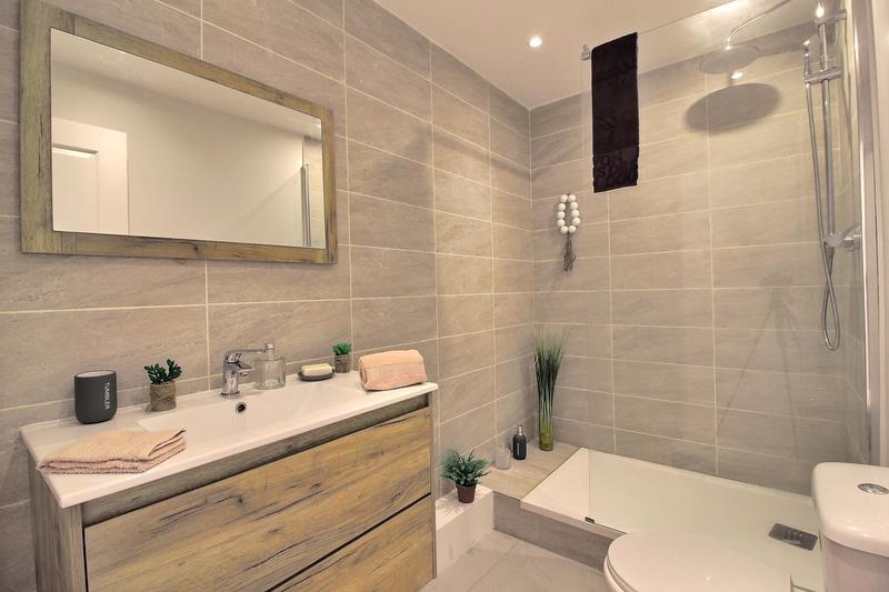 Appartement - 80 m² - 5 pièces