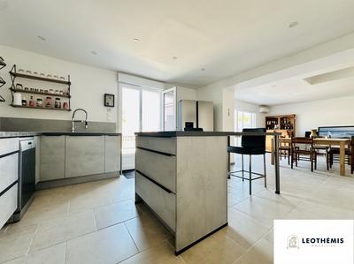 Maison - 127 m² - 5 pièces