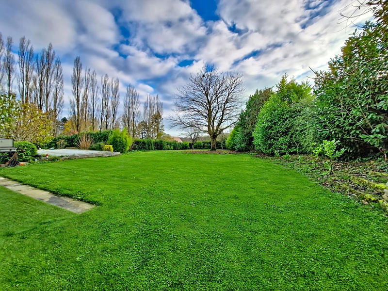 Maison - 230 m² - 7 pièces