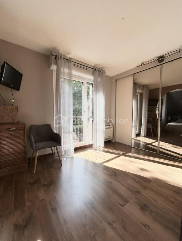 Maison - 137 m² - 6 pièces