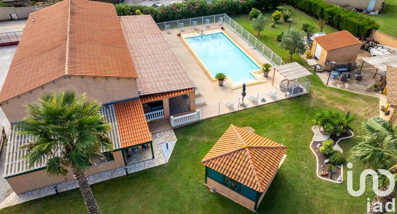 Maison - 260 m² - 7 pièces