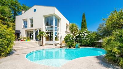 Maison d'architecte - 195 m² - 8 pièces