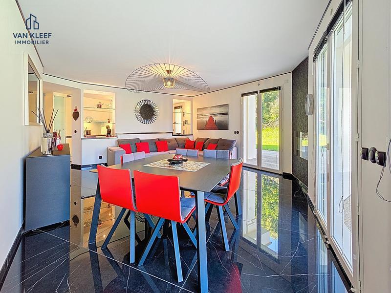 Appartement - 102 m² - 3 pièces