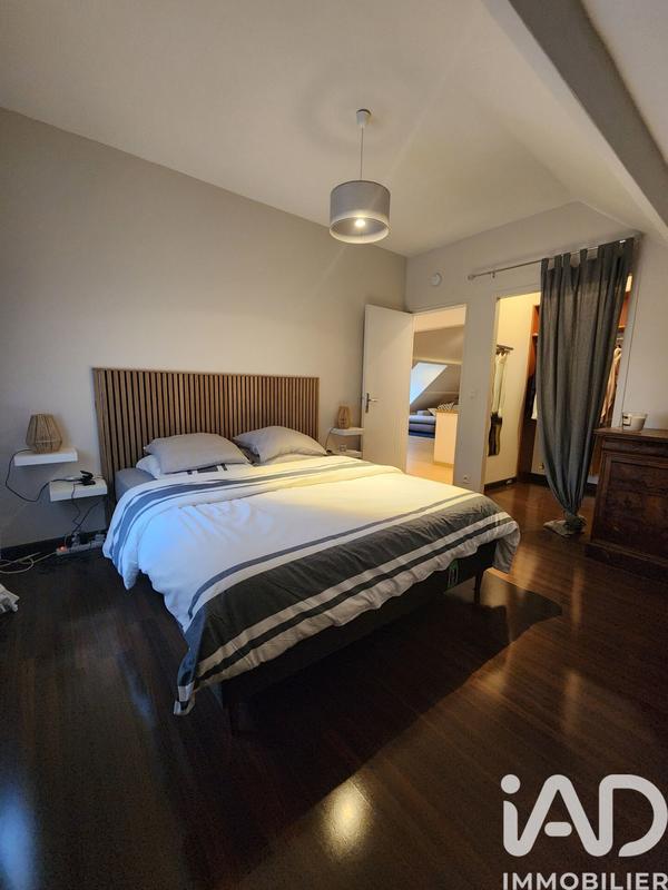 Maison - 214 m² - 6 pièces