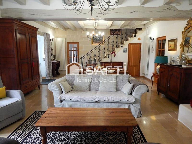 Maison - 230 m² - 8 pièces