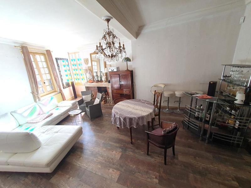 Maison - 177 m² - 7 pièces