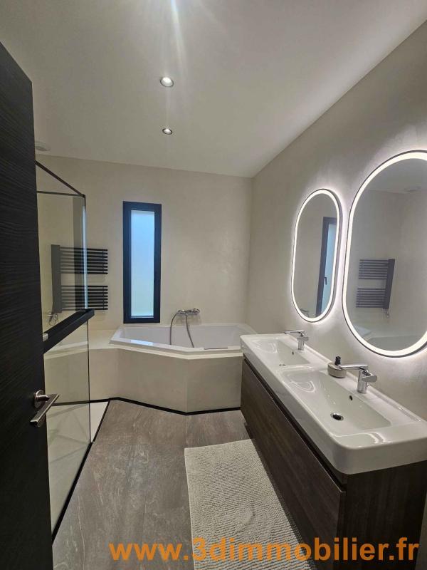 Maison - 182 m² - 8 pièces