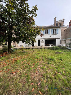 Maison ancienne - 345 m² - 12 pièces