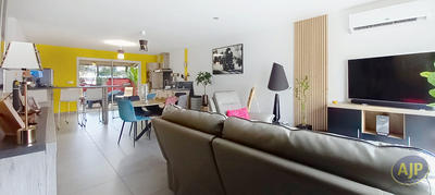 Maison - 96 m² - 5 pièces