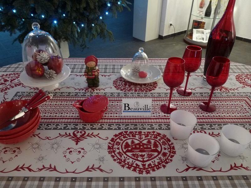 Exposition : tables de fête décorées par Beauvillé