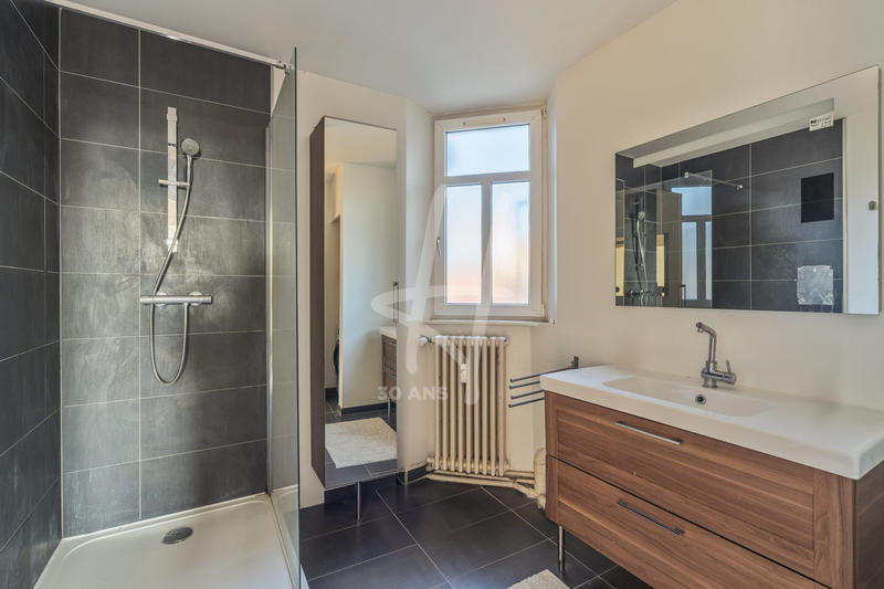 Appartement - 111 m² - 5 pièces