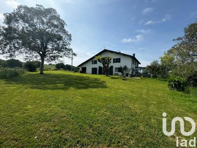 Maison - 280 m² - 6 pièces