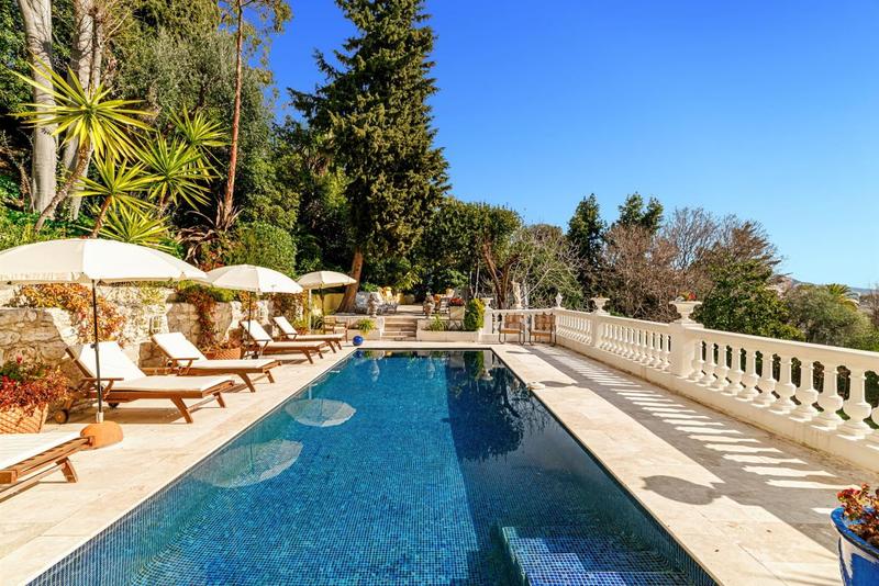 Propriété - 350 m² - 7 pièces