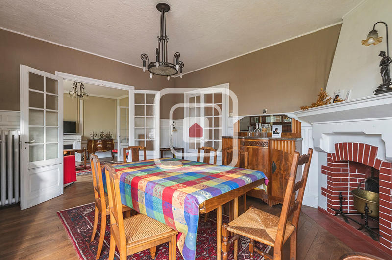 Maison - 185 m² - 7 pièces