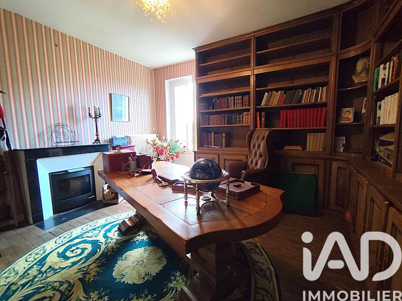 Maison - 240 m² - 8 pièces