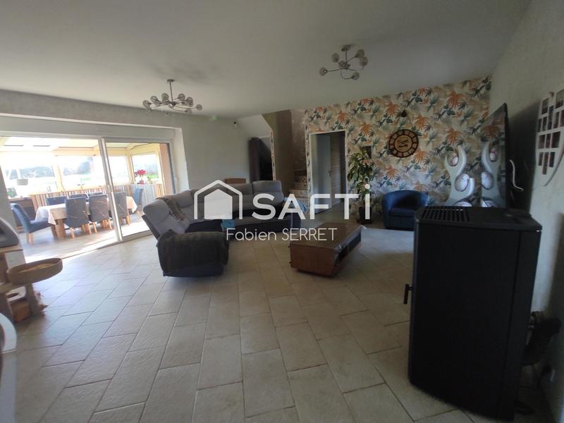 Maison - 203 m² - 8 pièces