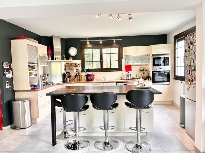 Propriété - 215 m² - 8 pièces