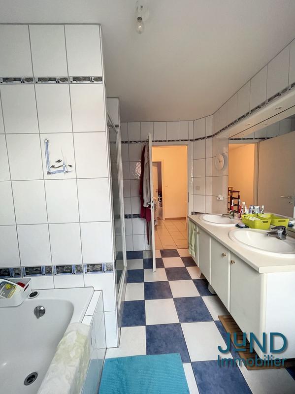 Maison - 94 m² - 5 pièces