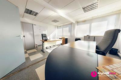 Bureau - 527 m²