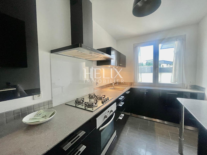 Appartement - 92 m² - 5 pièces