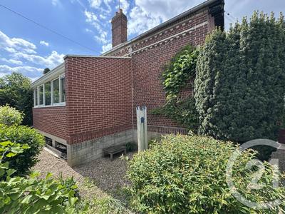 Maison - 90 m² - 5 pièces