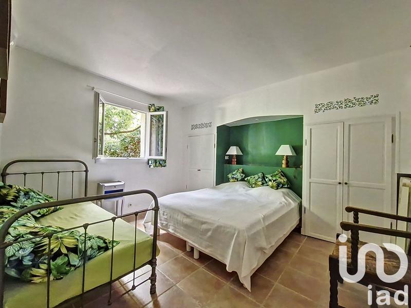 Maison - 215 m² - 8 pièces