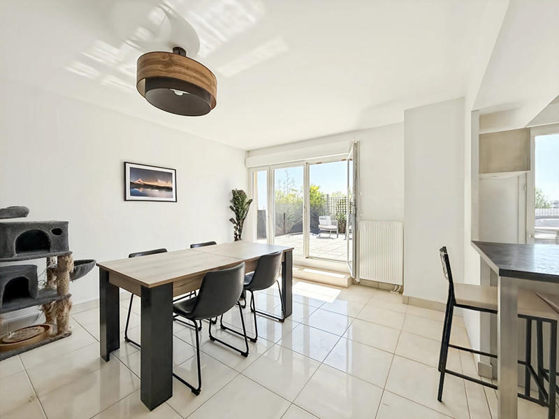 Appartement - 94 m² - 5 pièces