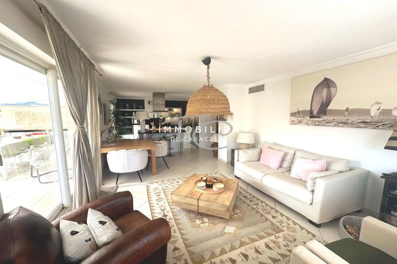 Appartement - 80 m² - 4 pièces